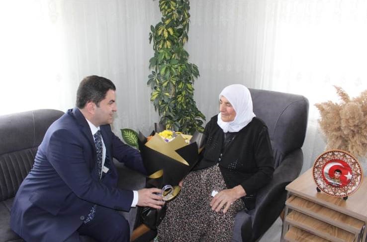 Şehidimiz  Erdem KAPAN'ın annesi Nazik KAPAN  ve Şehidimiz Süleyman KÖSE'nin Annesi Kıymet annemizin anneler gününü kutladılar. 